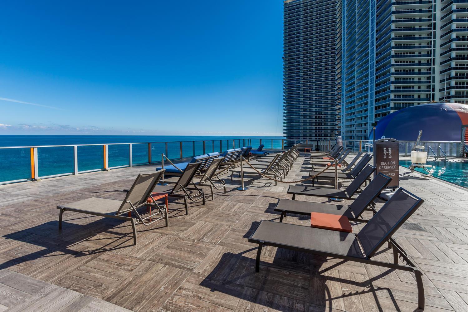 Wake Up To The Sound Of Waves In A Stylish Condo In A Luxury Resort Hollywood Exterior foto