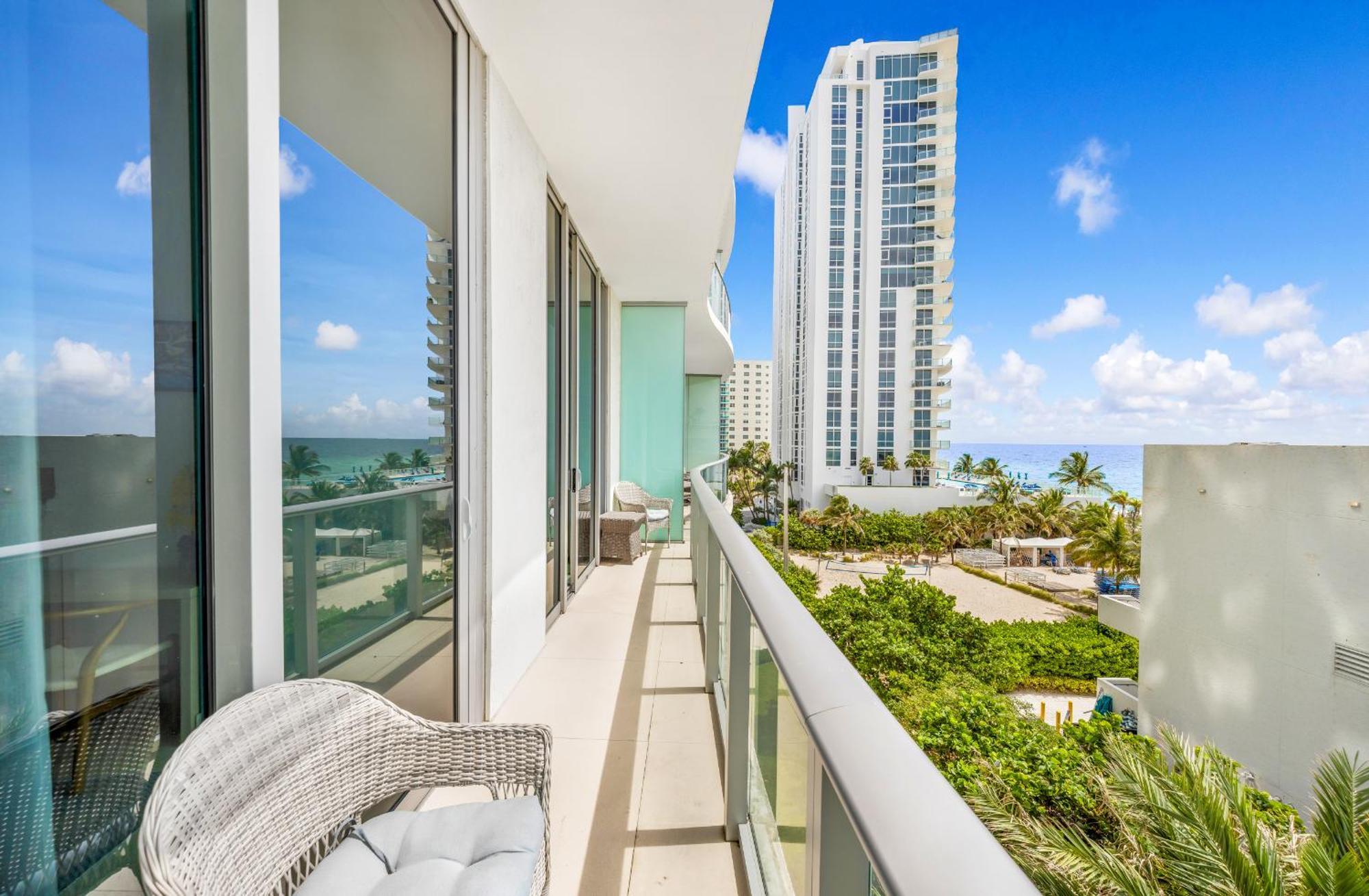 Wake Up To The Sound Of Waves In A Stylish Condo In A Luxury Resort Hollywood Exterior foto