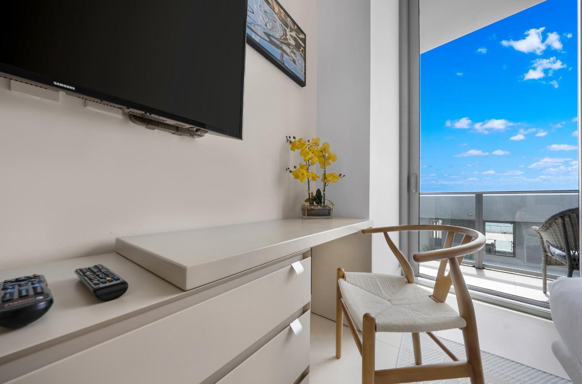 Wake Up To The Sound Of Waves In A Stylish Condo In A Luxury Resort Hollywood Exterior foto