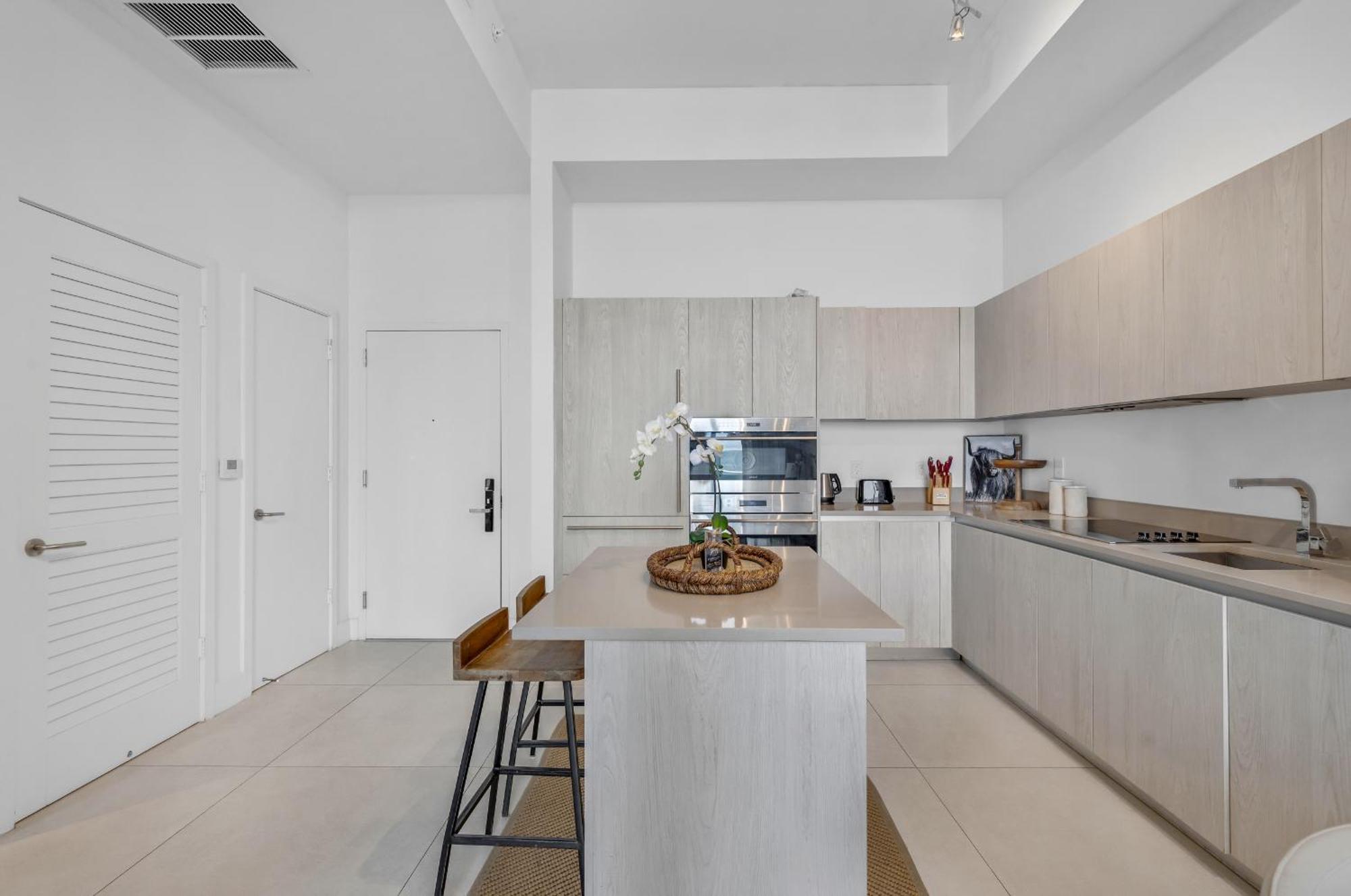 Wake Up To The Sound Of Waves In A Stylish Condo In A Luxury Resort Hollywood Exterior foto