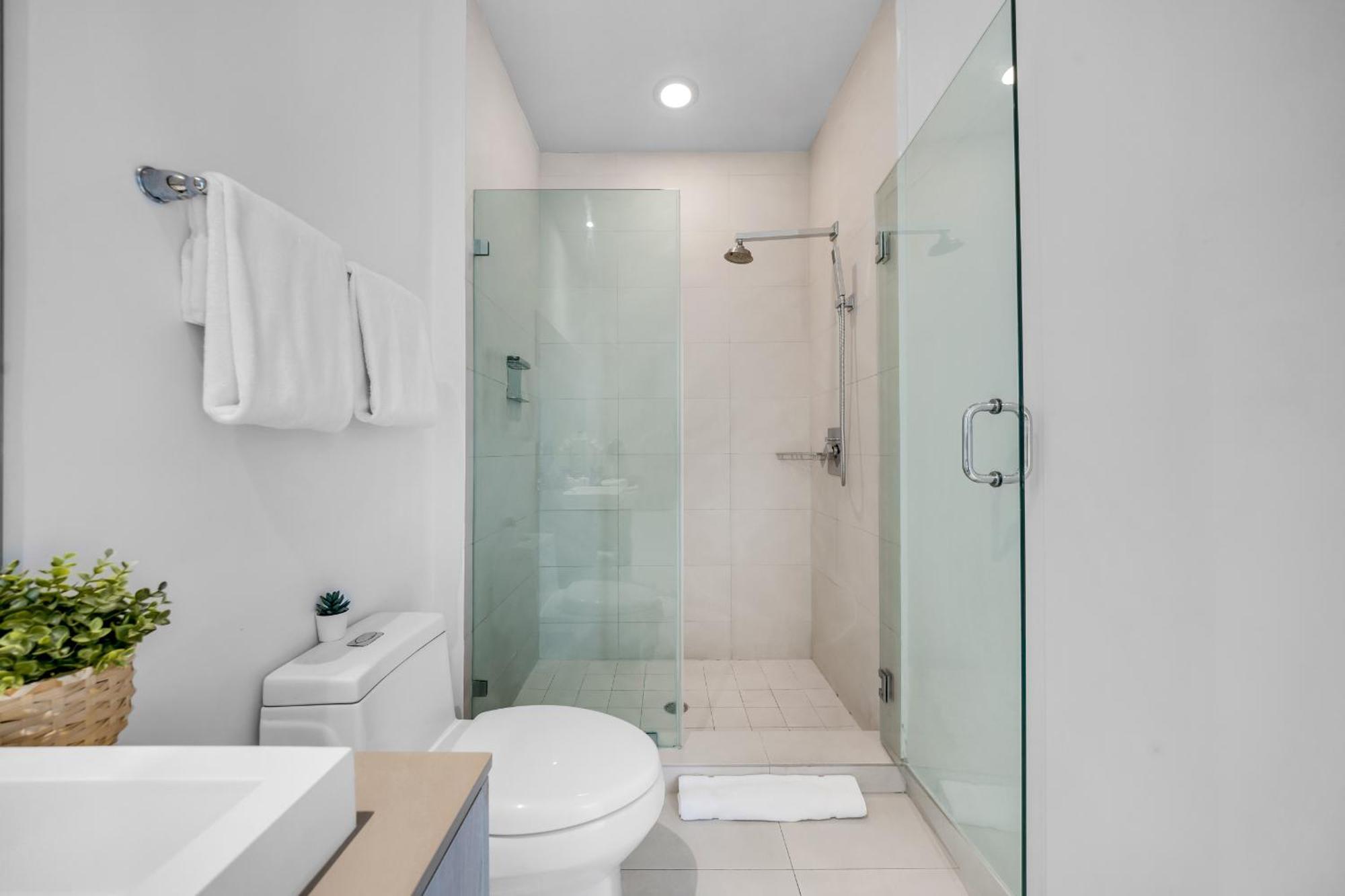 Wake Up To The Sound Of Waves In A Stylish Condo In A Luxury Resort Hollywood Exterior foto